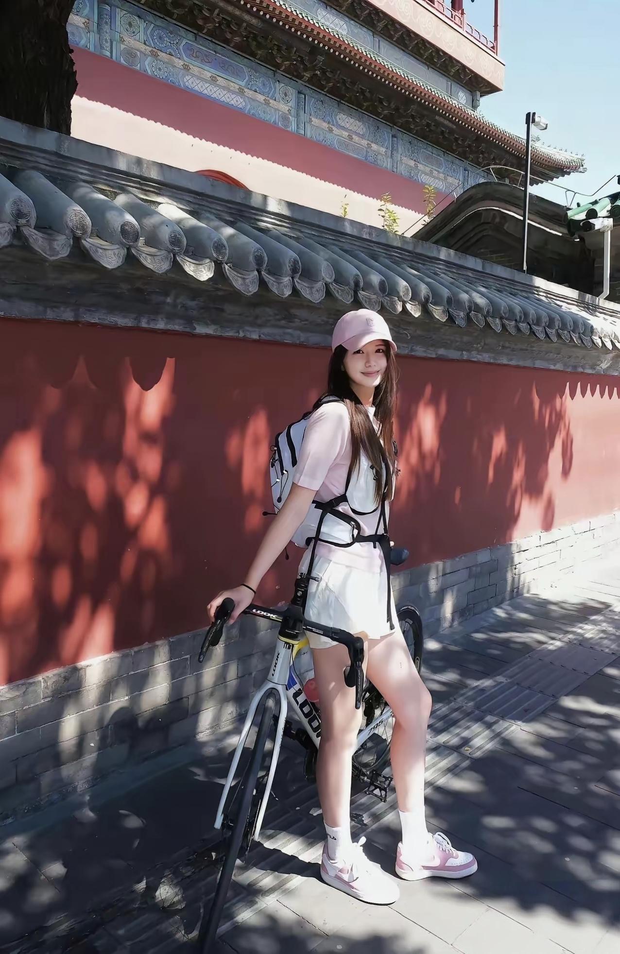 小姐姐真的好漂亮[呲牙笑]