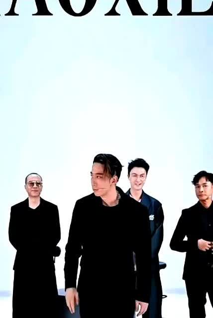 从吴卓羲的表情可以看出，tvb真的后继无人了。你们注意到没，吴卓羲第一次