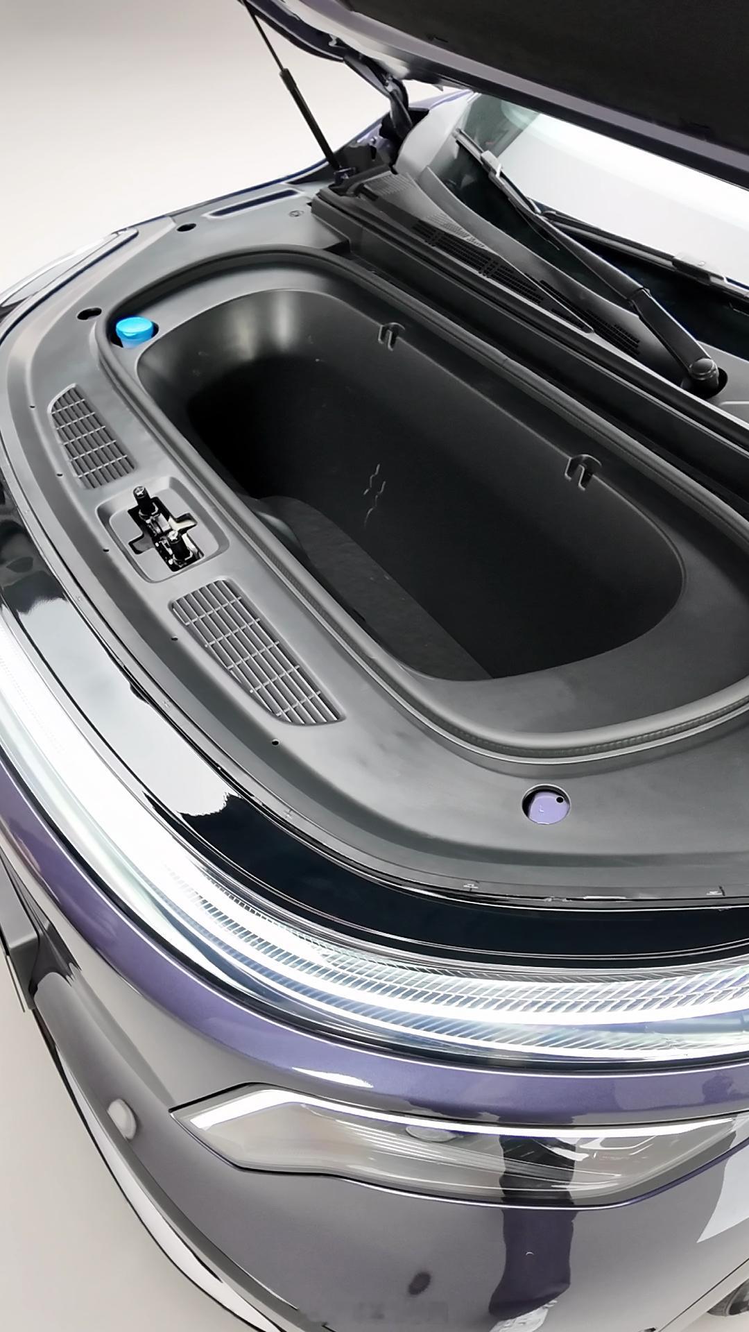 日产NX8的后备箱有多能装？葱爆新车我们尝试了一下极限装法把二排靠背调得立一些