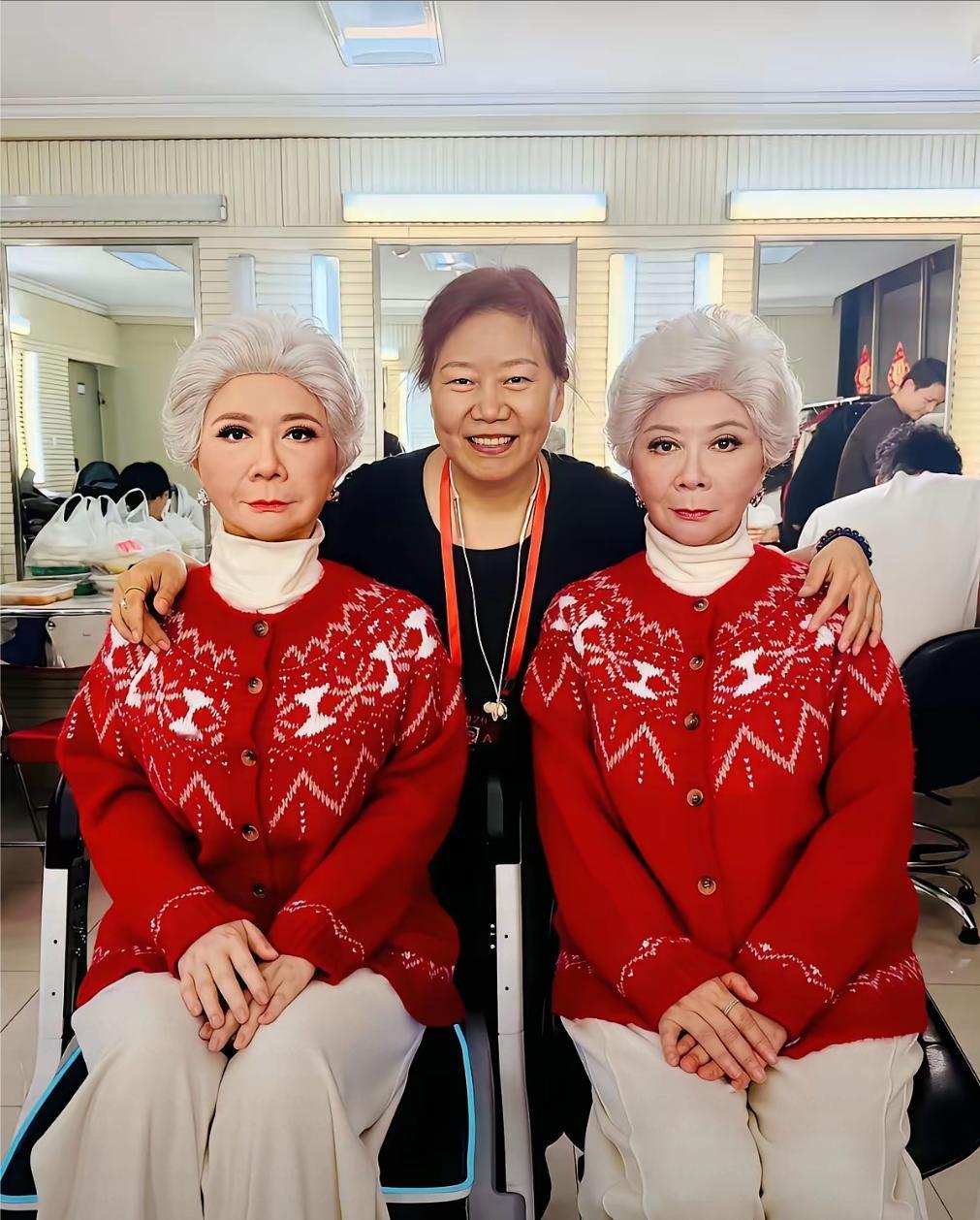 看第一眼，你就能分别出蔡明吗？