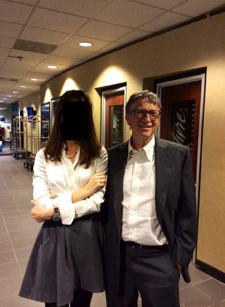 美国特朗普总统方面宣布已公开了所有爱泼斯坦文件。结果就如番外的预料，基本没有什么