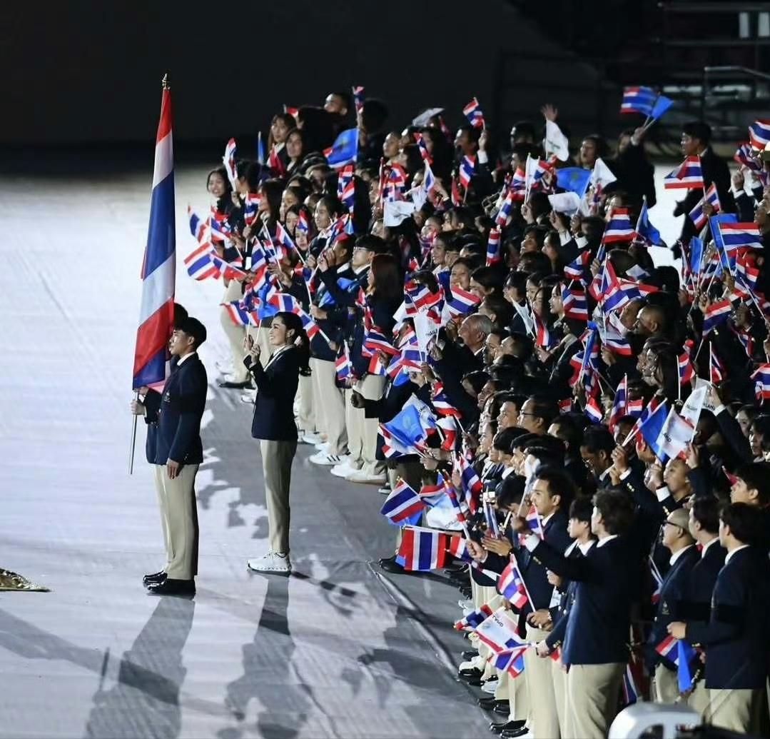 12月9日，苏提达王后在曼谷出席第33届东南亚运动会。这次亮相，苏提达不仅作为王