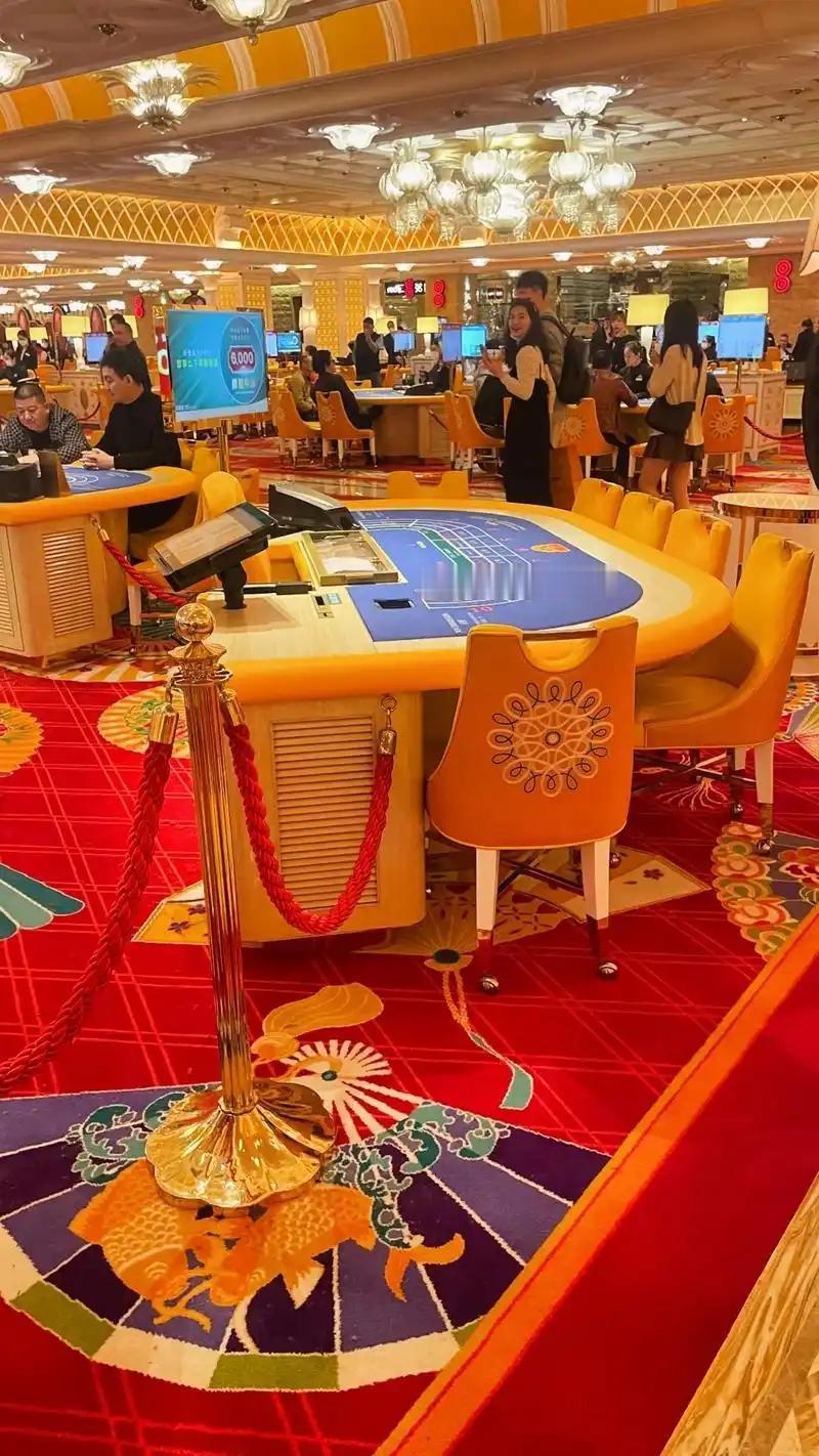 澳门赌场有个耐人寻味的现象:要是你运气好赢了2000万,想揣钱走人,赌场大门
