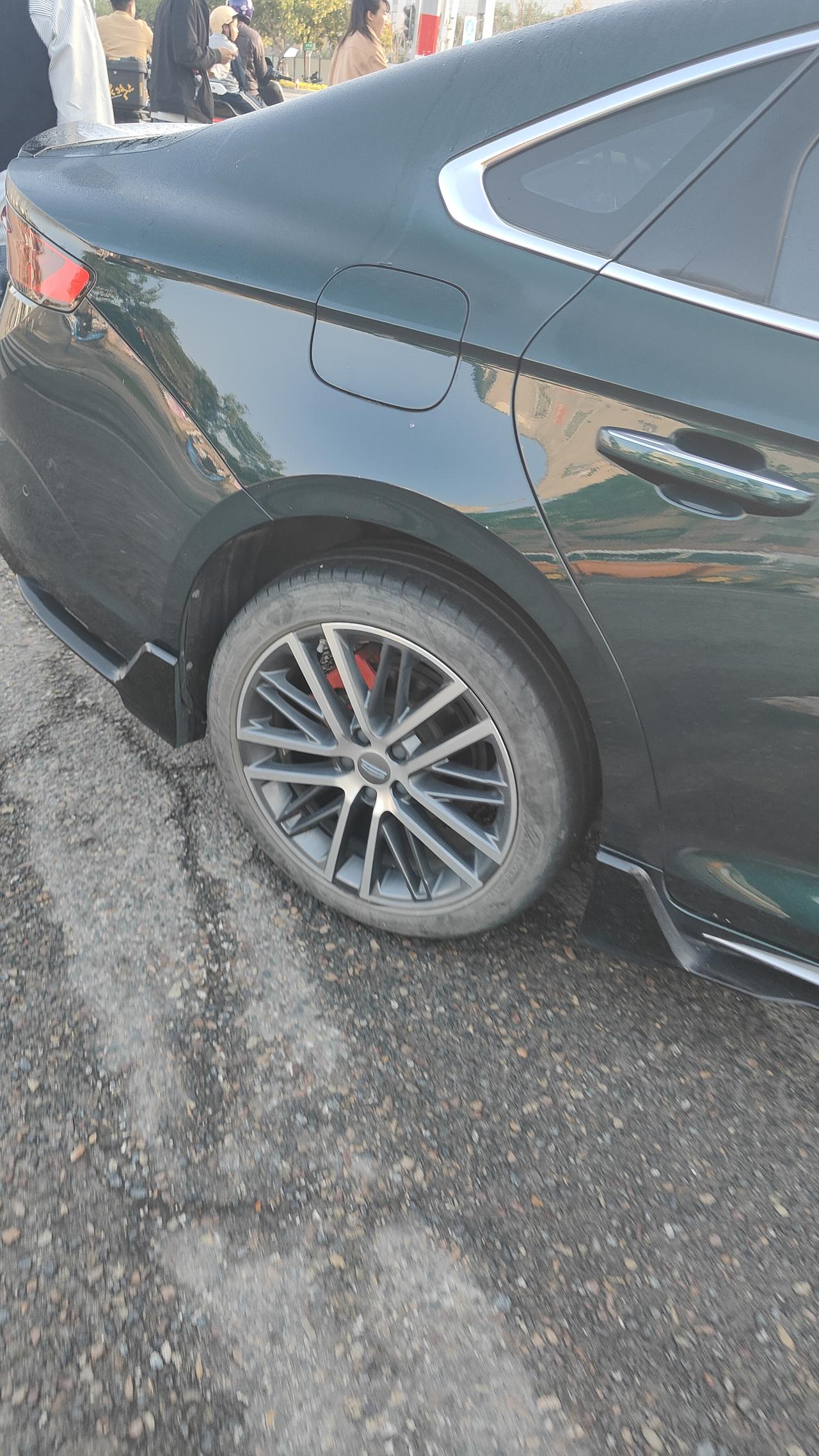 这是吉利还是凯迪拉克