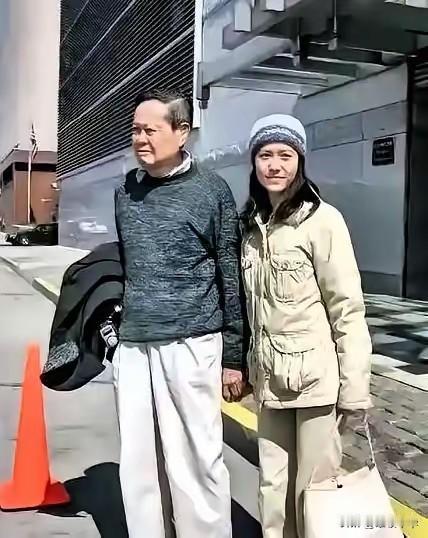 也许这就是缘份吧，翁帆嫁给了80多岁的杨振宁后，两人生活20年，这20年的夫妻生