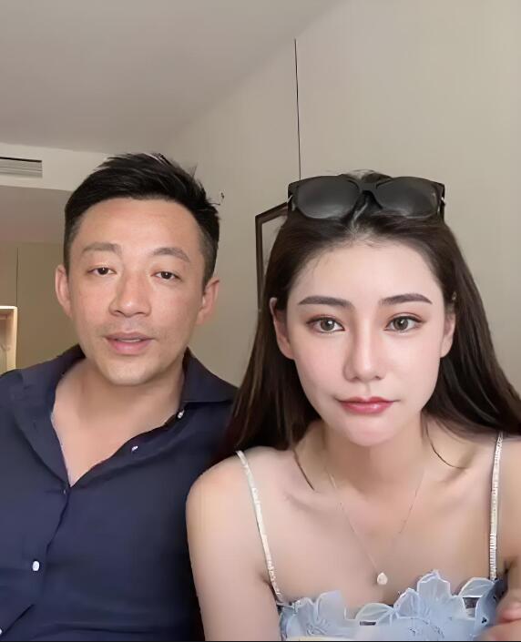 马筱梅估计以后在直播间不敢说话了。就因为说了两个继子女“大的”“小的”又被喷了，说这后妈当的不咋地，