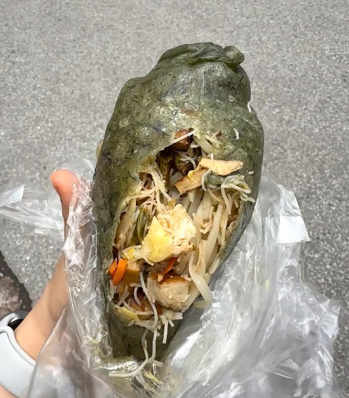 浙江这道美食，初尝觉“难”嚼，实则内藏乾坤！丰富馅料，每一口都是惊喜，挑战味蕾，