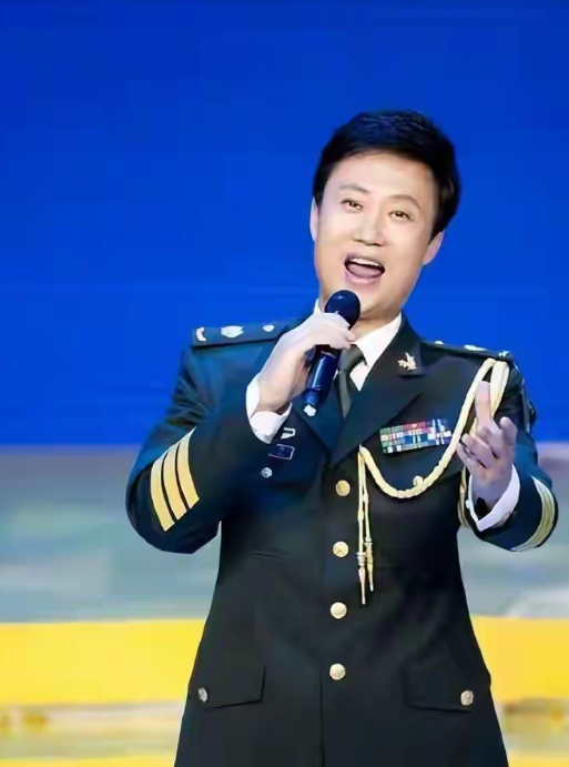 辟谣了，辟谣了，[大笑][大笑][大笑]耿为华老师和小媳妇儿今天出来直播啦。