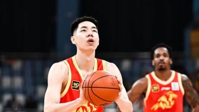 广厦G1首节大胜北京!三外齐爆,朱俊龙锁死杰曼,内线完成压制!