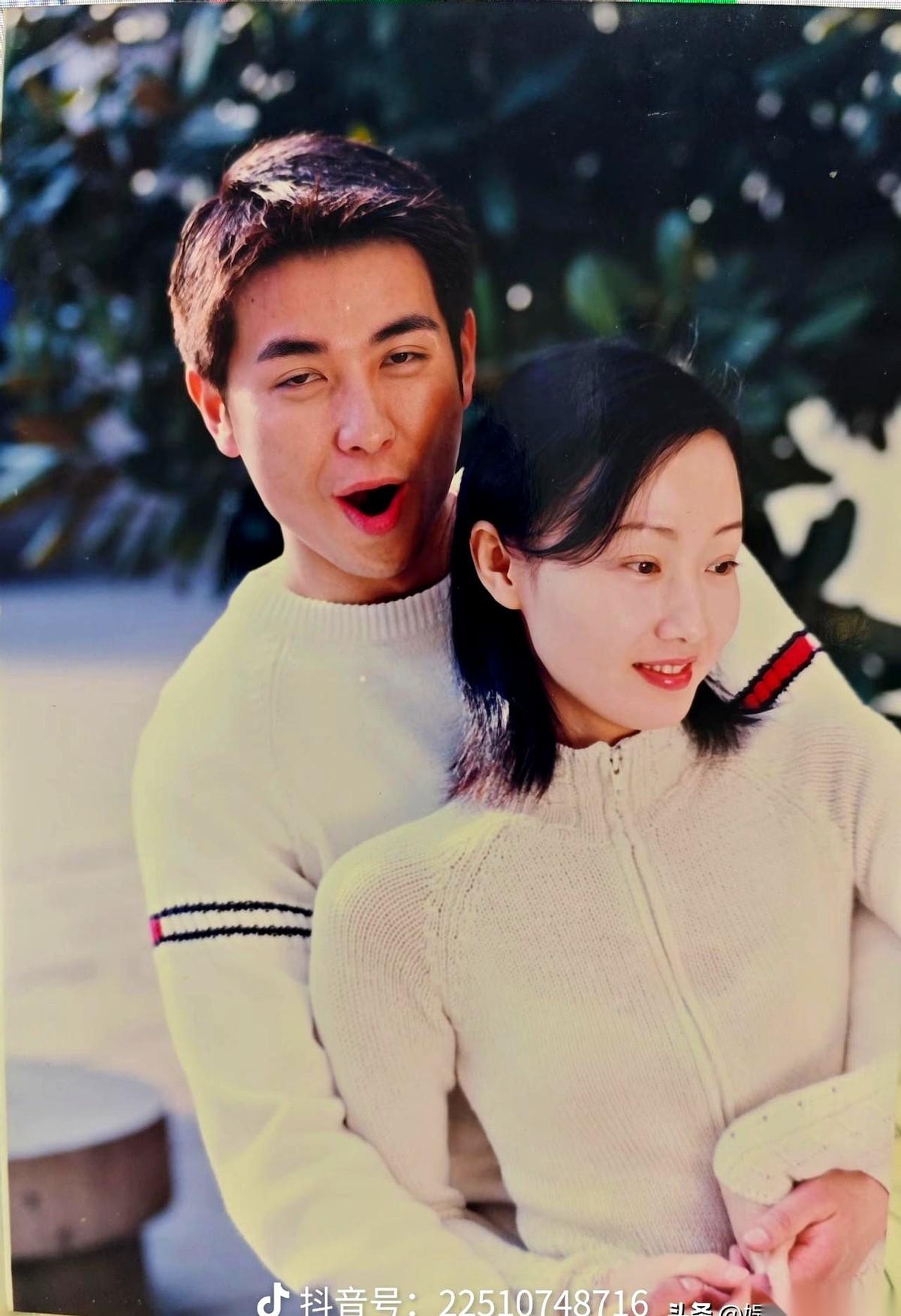 半夜刷到个瓜，直接给我看精神了。二十多年前的前女友，突然在网上甩出你们的亲密合