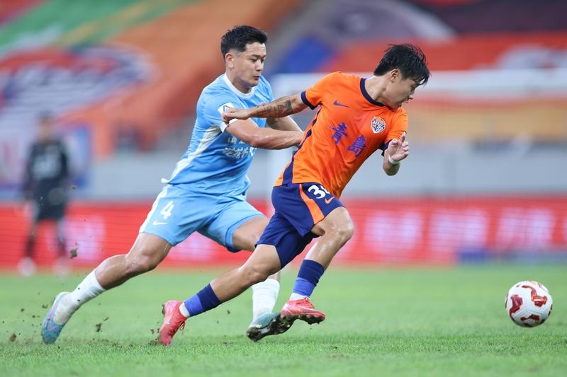 青岛海牛遭遇三连败，三场比赛后-7分，提前27轮锁定奖励名额！说实话，青岛海牛进