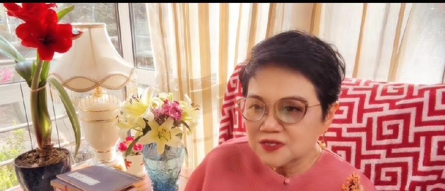 你见过没？讲个百年前的事儿，说的还是戏里戏外都能糊弄人的事。胡玫导演那会