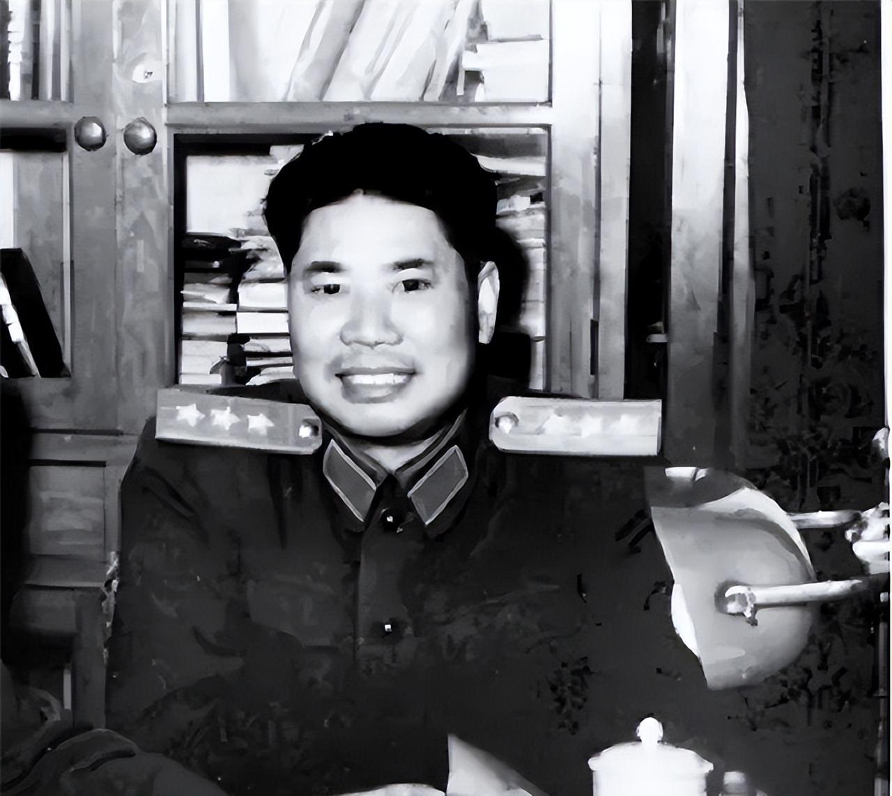 在湖北荆州江陵县，有一位在当地广为人知的名人。这桩争议在侯垱村吵了三十多年，