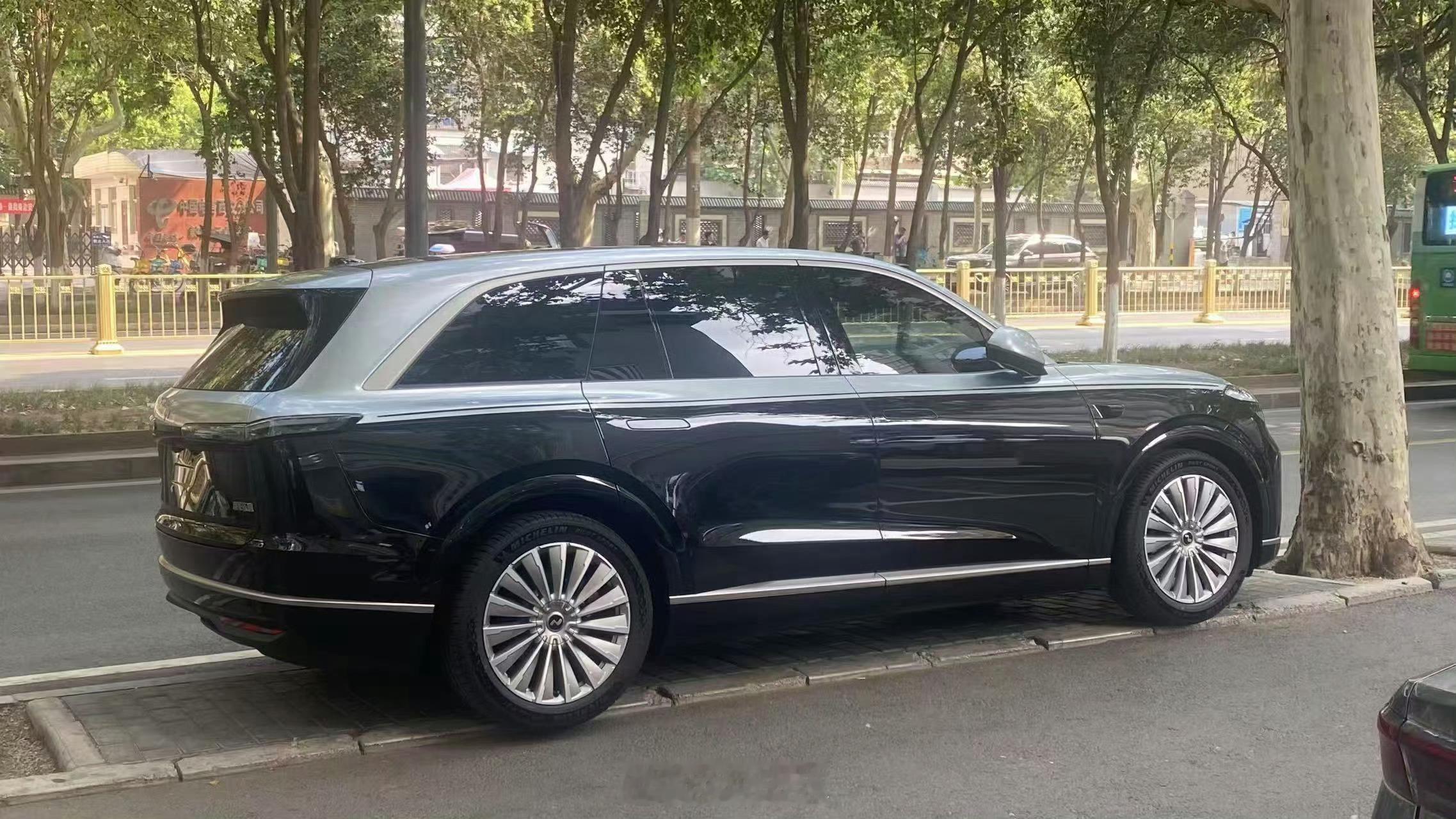 “迈巴道”L90，这双拼色看起来高级吗？[思考]乐道l90​​​