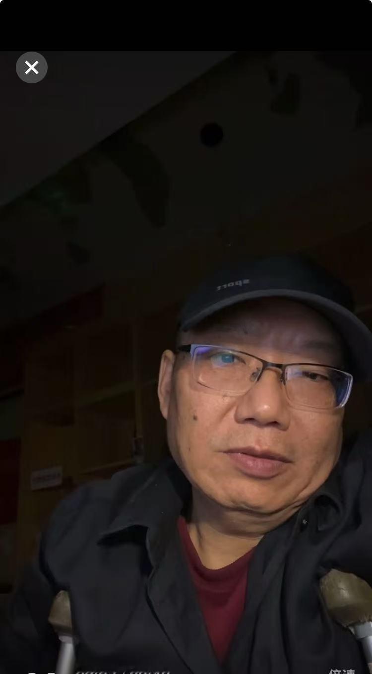 每个人都要珍惜健康：男子熬夜突然离世，年仅28岁看到一则消息，说是男子深夜1