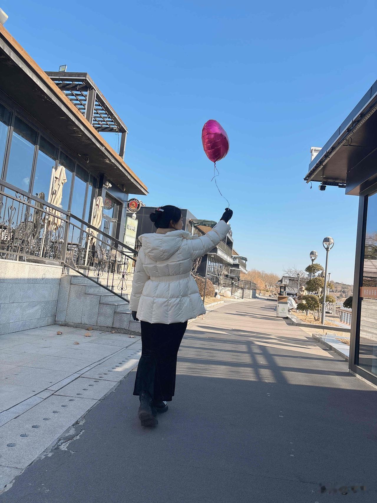 人老了以后才知道，孩子培养好了才是最大的财富。用心陪伴孩子人生的前20年，孩