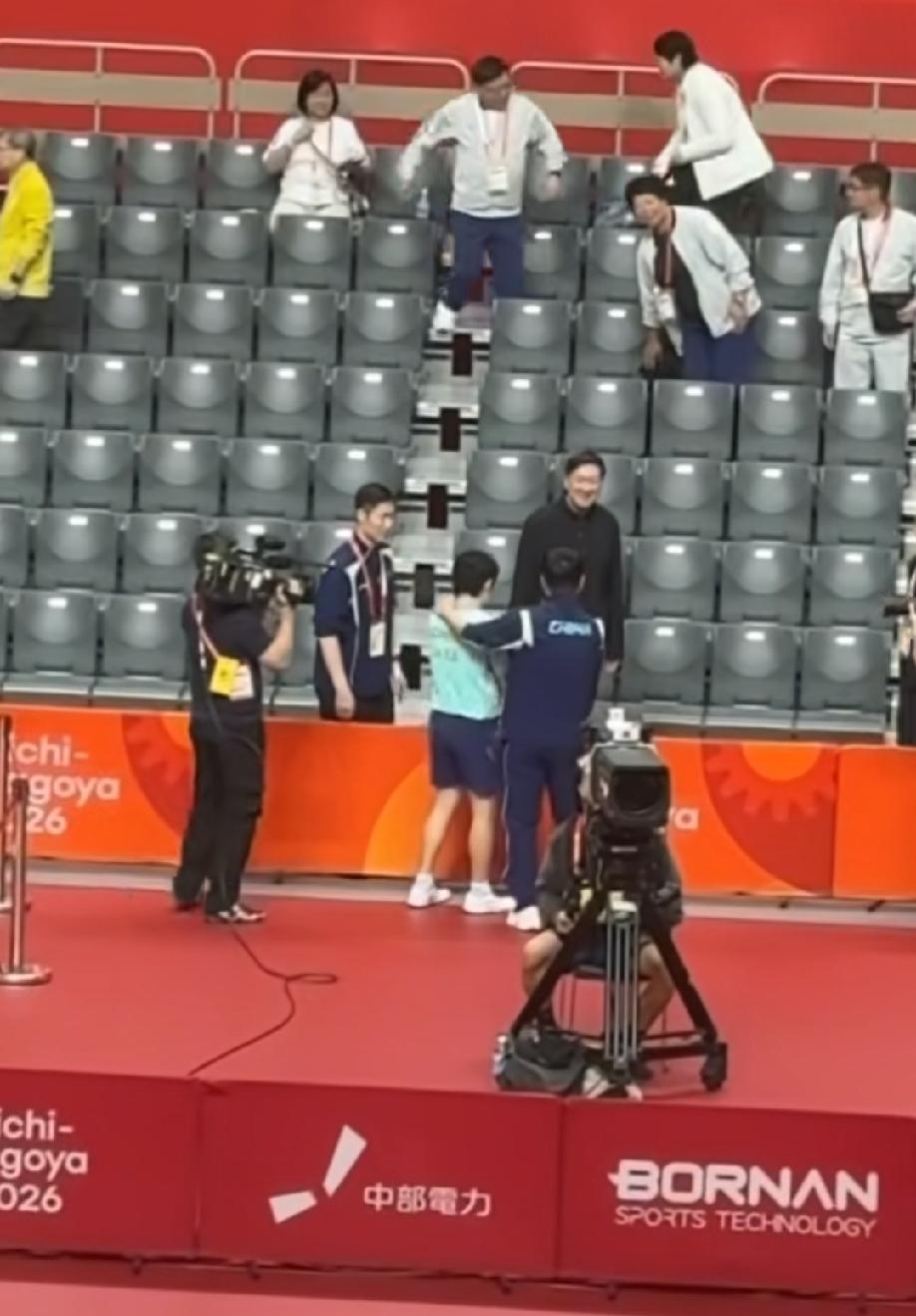 亚运会上最高兴的人，不是王皓，也不是马琳，而是王励勤。在日本东道主的底盘上