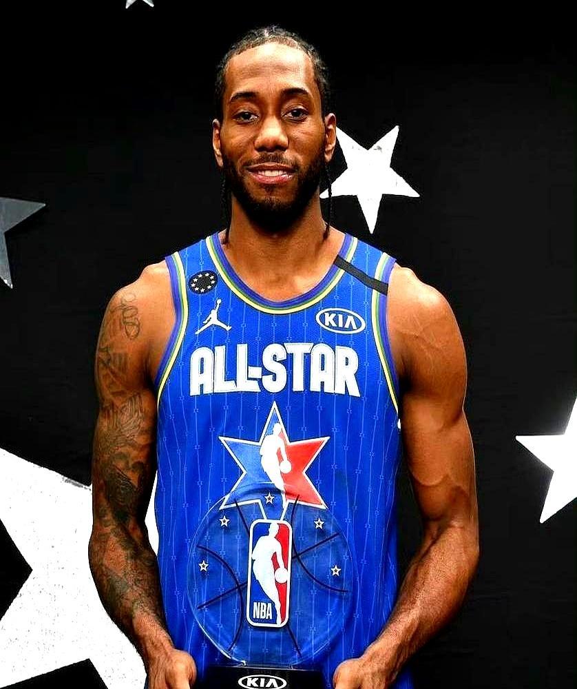 全网都在说詹姆斯散步9分钟，把NBA全明星搞砸了。我告诉你，你看到的全是假的。