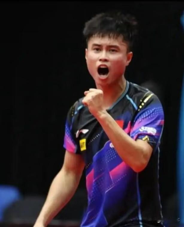 周启豪拿WTT多哈冠军那天，世界第一王楚钦一句话点透：他早就不是以前那个神经