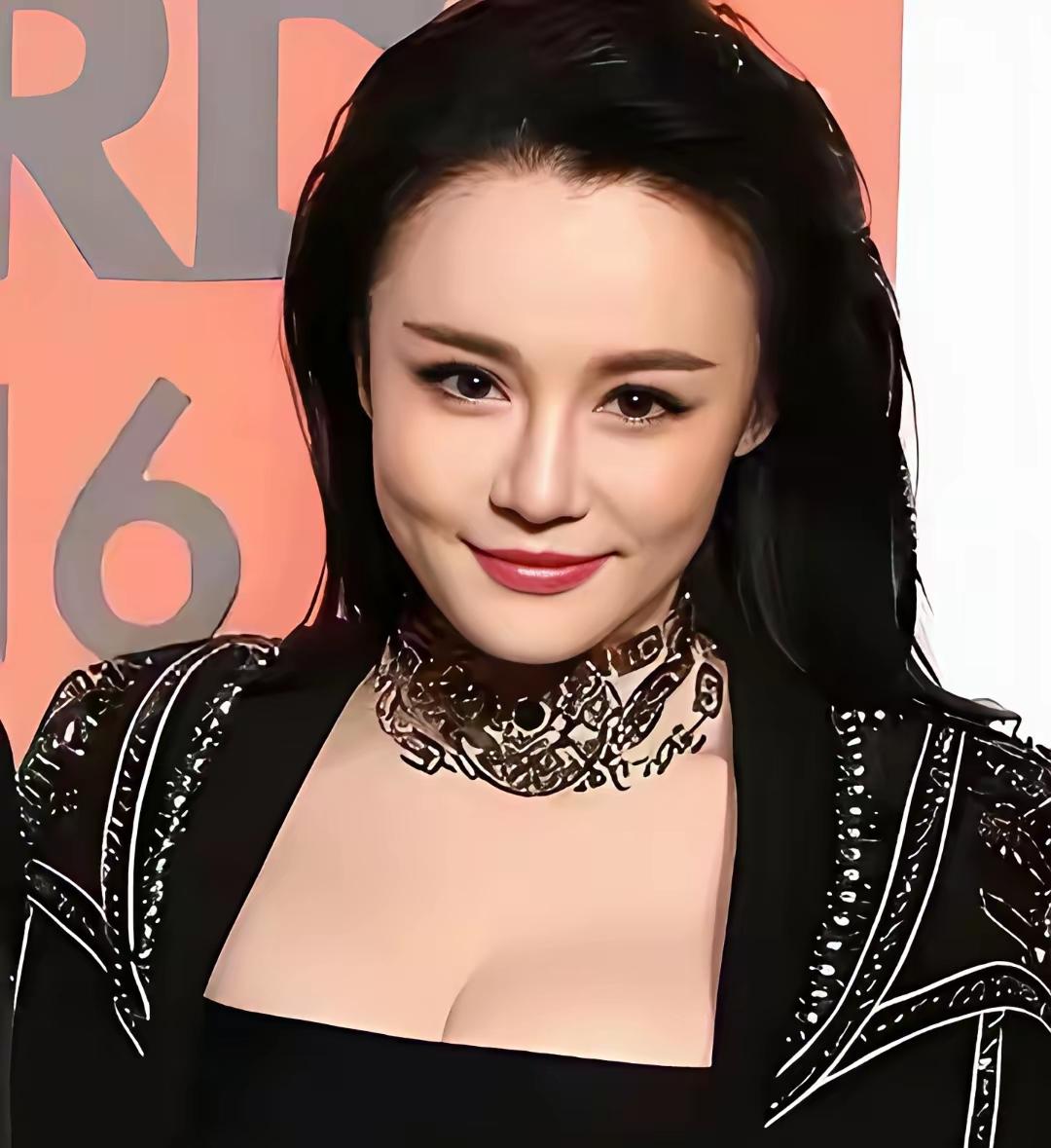 我来说句公道话，冉莹颖家人其实还是很善良的，她们的要求并不高，就4点1、邹