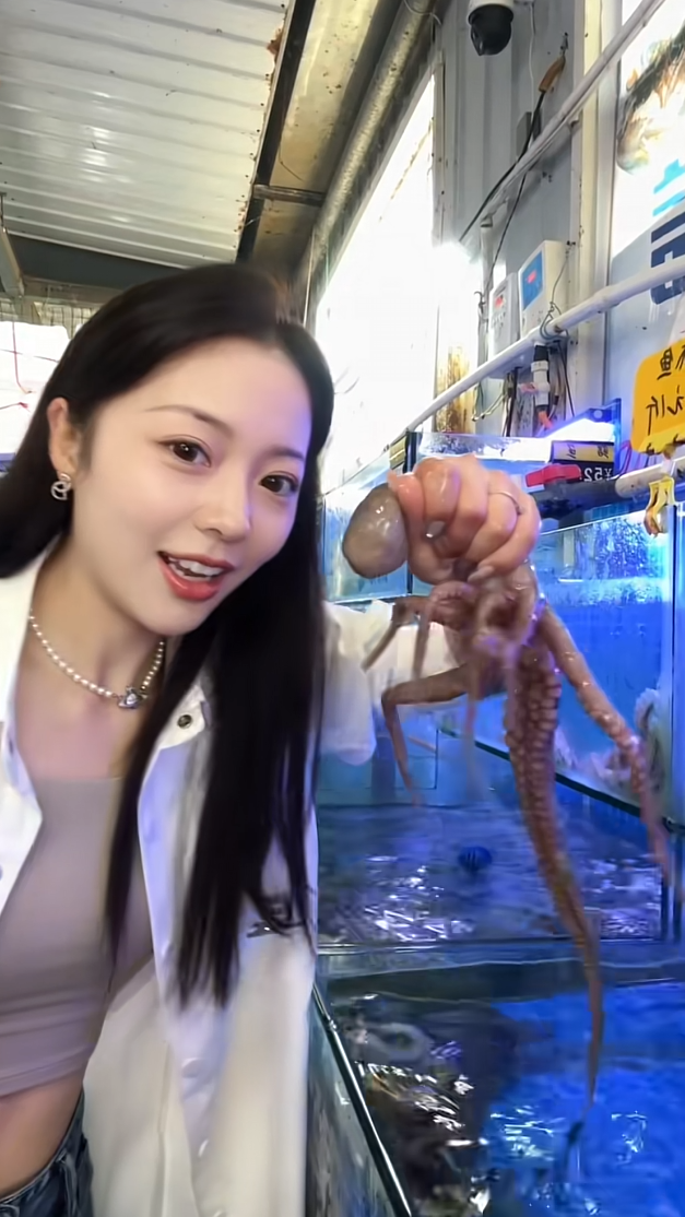 闺蜜就是个大馋丫头非要吃这个