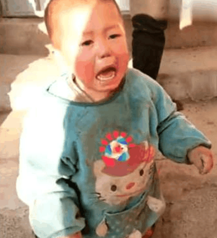 实拍: 父母离婚后, 孩子哭着找妈妈, 可是妈妈却另嫁他人了