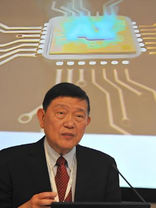 中芯国际创始人张汝京曾说，他在自己离开台积电时，台积电董事长告诉他，你敢去大陆，