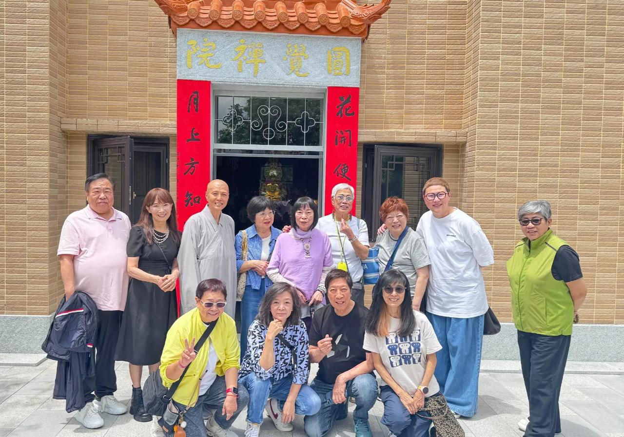 米雪陈玉莲等明星五一到禅院吃素，67岁已出家女演员亲自接待，因情伤剃度12年！
