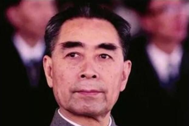 1966年，周总理在大会堂接见外宾，一颗子弹突然射进了大会堂。总理十分恼怒，下令