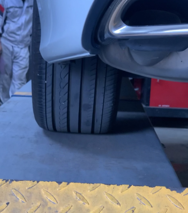 十代半尊贵版雅阁买了一年多2w公里，4儿子说是正常的