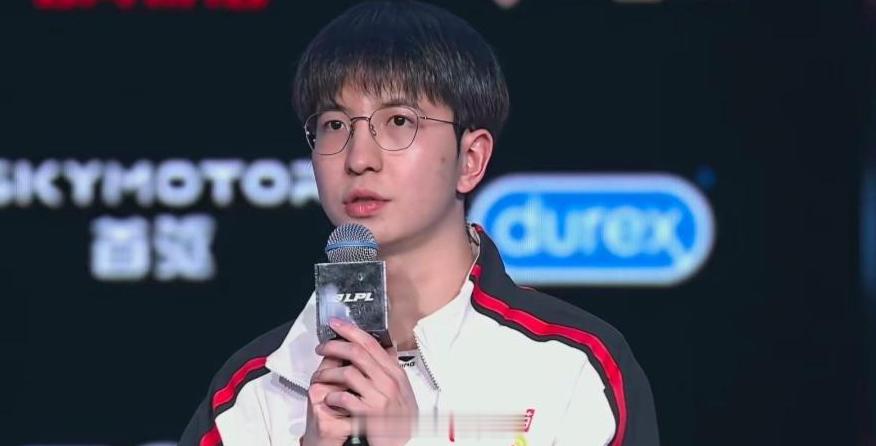 英雄联盟赛事官方不敢相信，xiaohu+elk在涅槃被淘汰了？8月份放假了？还