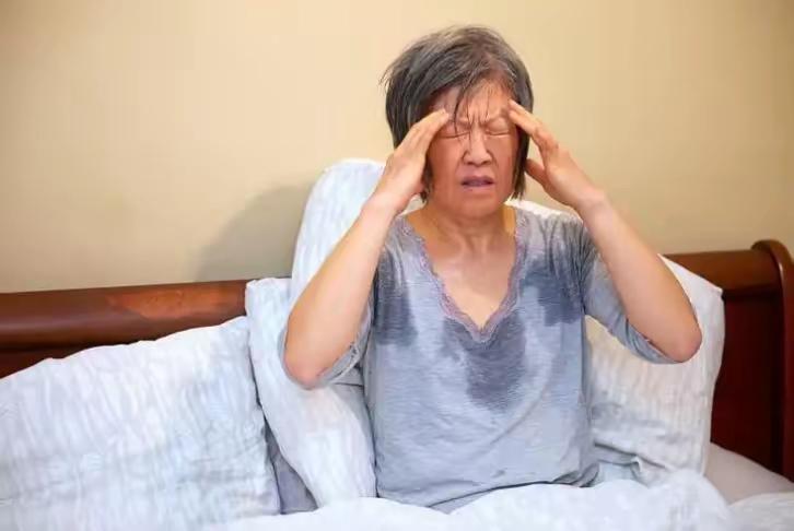 28岁上海女健身教练确诊艾滋病早有异常未重视：28岁上海女健身教练余琳（化名）