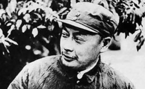 1963年在桂林用餐时忽然收到一张字条，上面歪歪扭扭写着几行大字——“我是胡少海