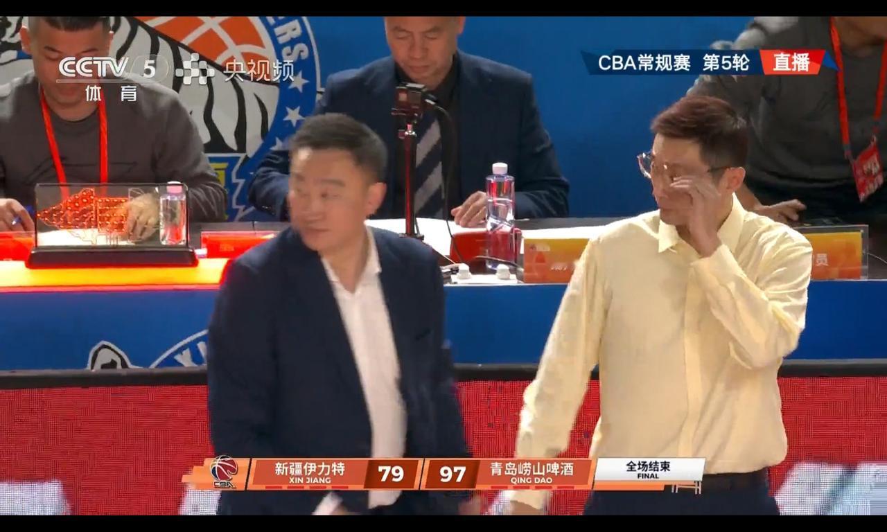 刘炜不只是输给三分球，控卫组织那么差，外援磨合都是CBA最差新疆队主场97: