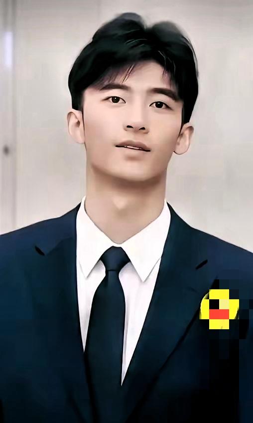 张柏芝深陷千万合约官司，庭审崩溃落泪时，最靠谱的靠山居然是18岁的大儿子谢震轩！