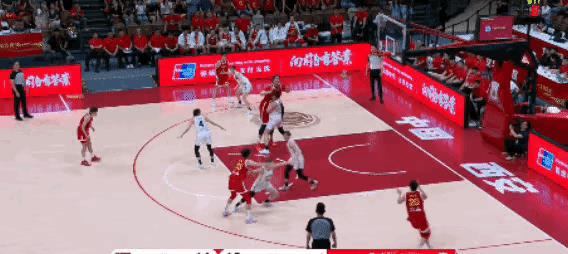 张子宇稍微打了一小会，就9中7，拿下了14分。面对日本队，张子宇的得分，还是一