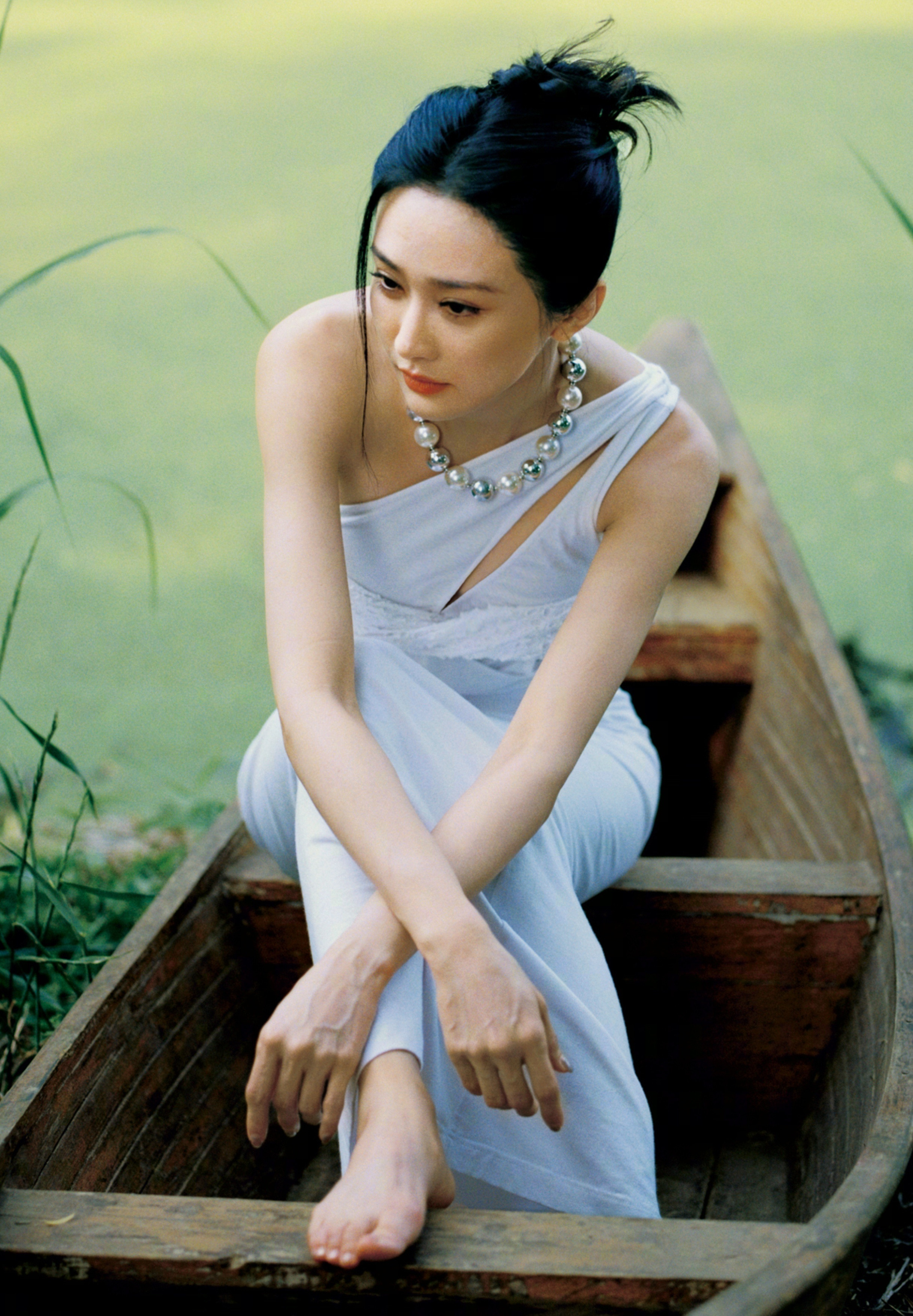 曝陈冰陈牧驰孩子出生陈冰陈冰这大长腿