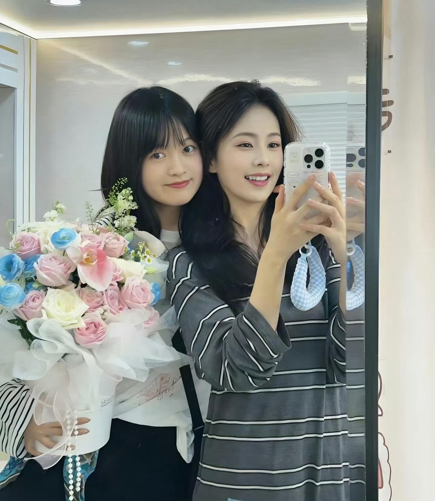 白鹿给闺蜜呵呵买车这友谊我慕了，白鹿和呵呵的神仙友情