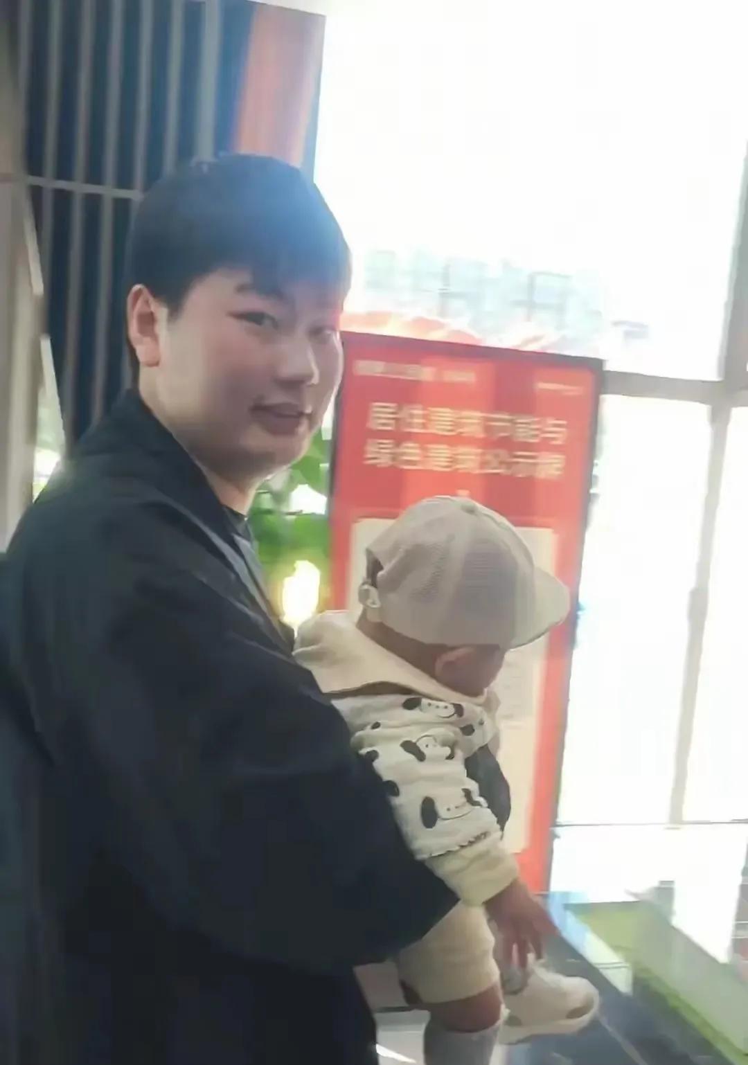 小伟只是老实憨厚内向，人家绝不傻。坦白说，找老公过日子朱小伟这种老实人真的很好