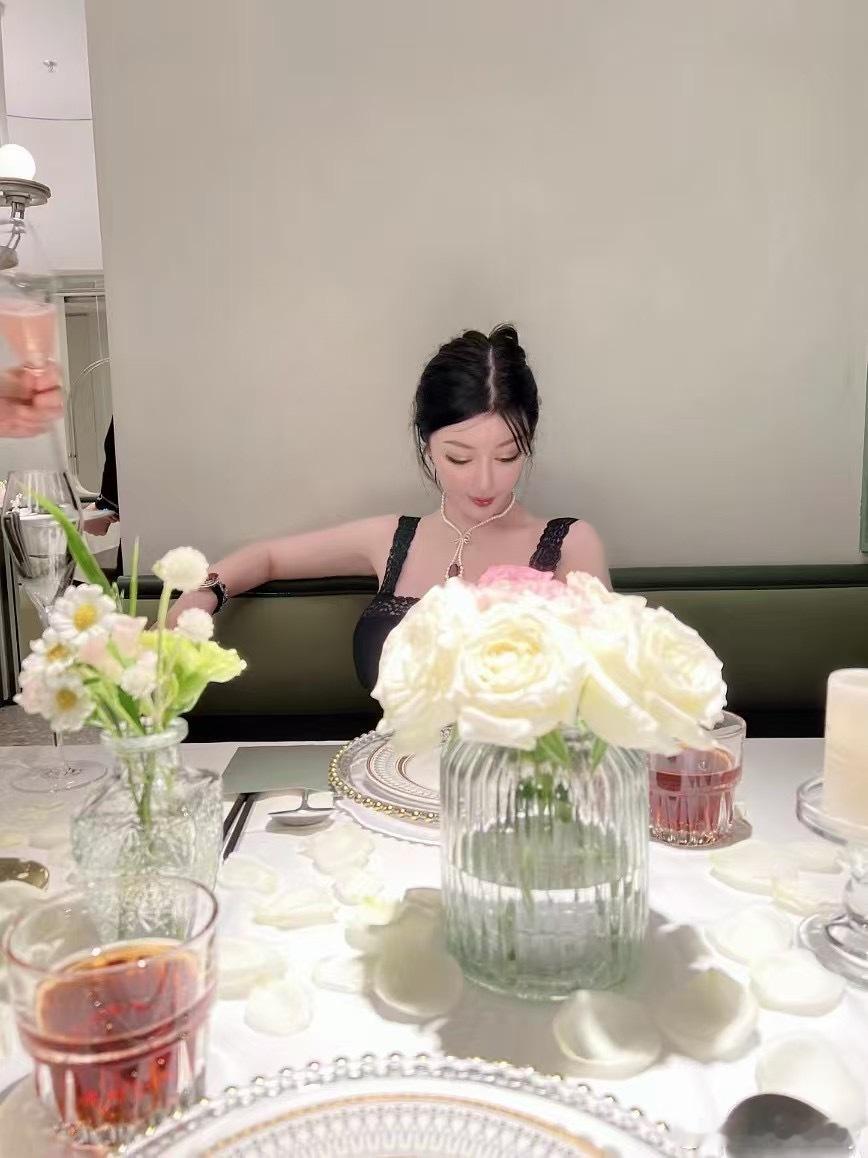 穿搭👑王的热情只给王👑，王的柔情也只给王💙🎎颜值街拍写真​