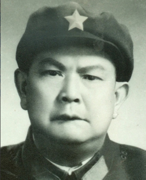 1941年，新四军参谋带着2个伤员打游击，3人仅仅只有1支枪，谁知短短4年，这个