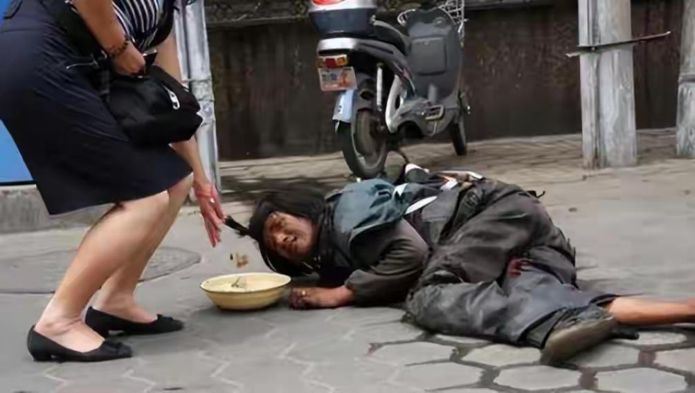 有个朋友问我一个比较有意思的问题：你见过流浪汉是秃头的吗？这个问题真的把我问住
