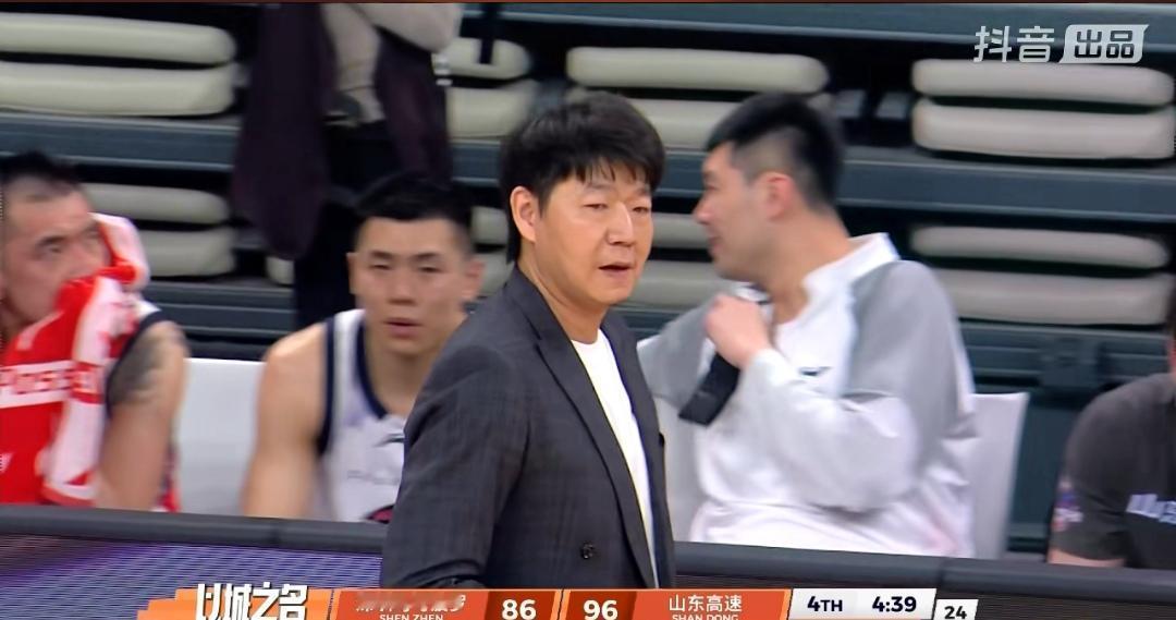 CBA常规赛收官阶段，排名第八的山东高速队正面临一个棘手的选择：最后一轮对阵上海