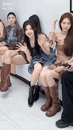 哪来这么多的美女？她们都不用工作吗？[？？？]