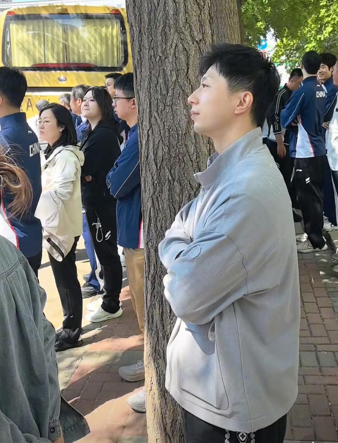 带着祝福出发了[加油]！国乒2026伦敦世乒赛出征仪式正在进行中！看着王楚钦