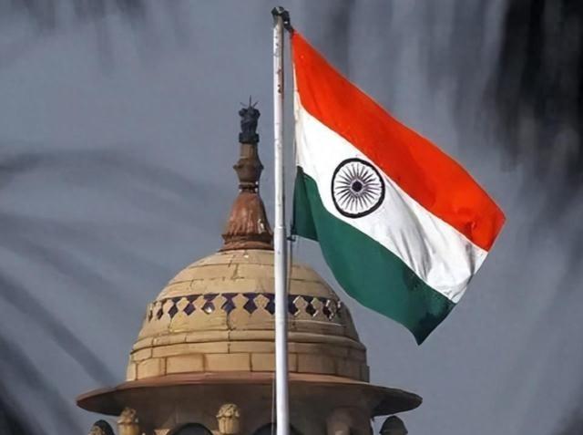 一个国家能蠢到什么地步？看看瑞典就懂了，三十年前，瑞典人均GDP高达3.2万美元