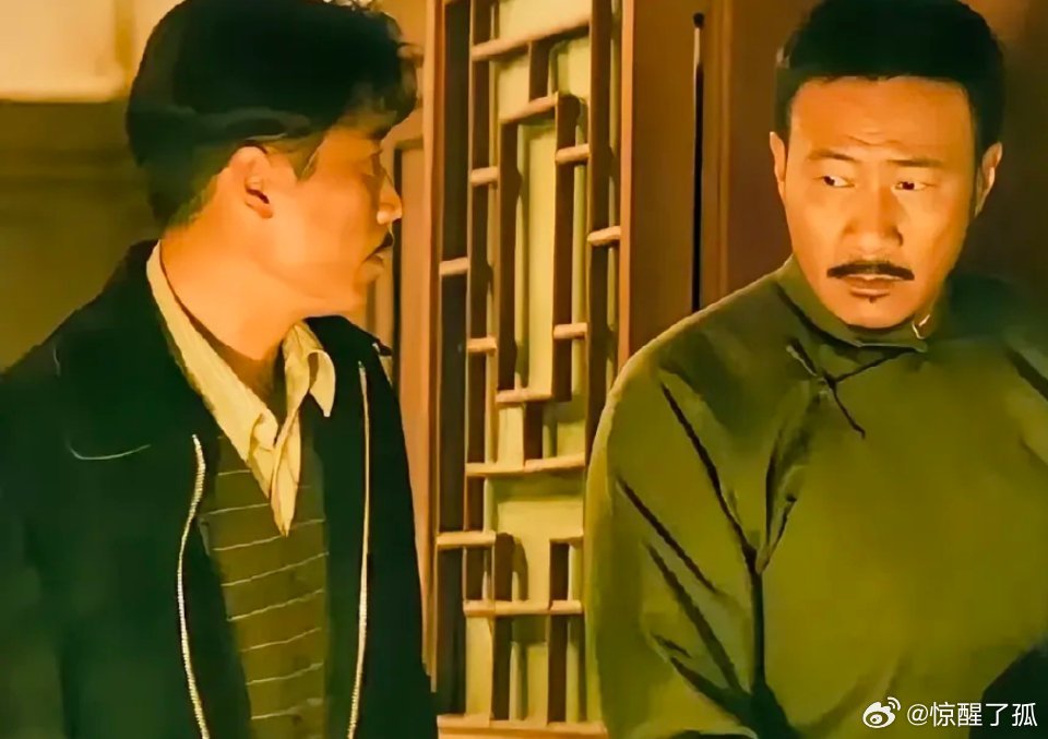 《归队》：在黑暗里挣扎的490号，不该被钉在“叛徒”的耻辱柱上提起《归队》里的