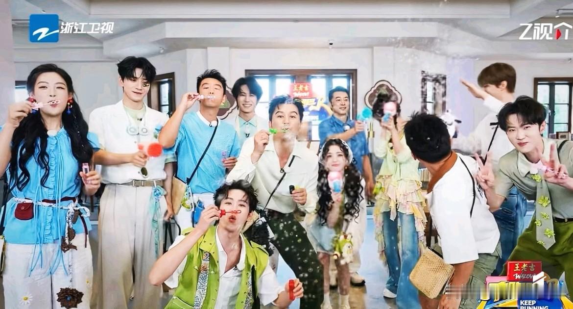 6月15日，看完跑男群像，不管舆论如何，还是希望白鹿不要成为第二个周深！大家只