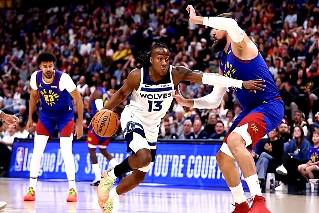 一份报价单，直接拍在火箭队教练乌度卡的桌上：用塔里·伊森，单换公牛队的...