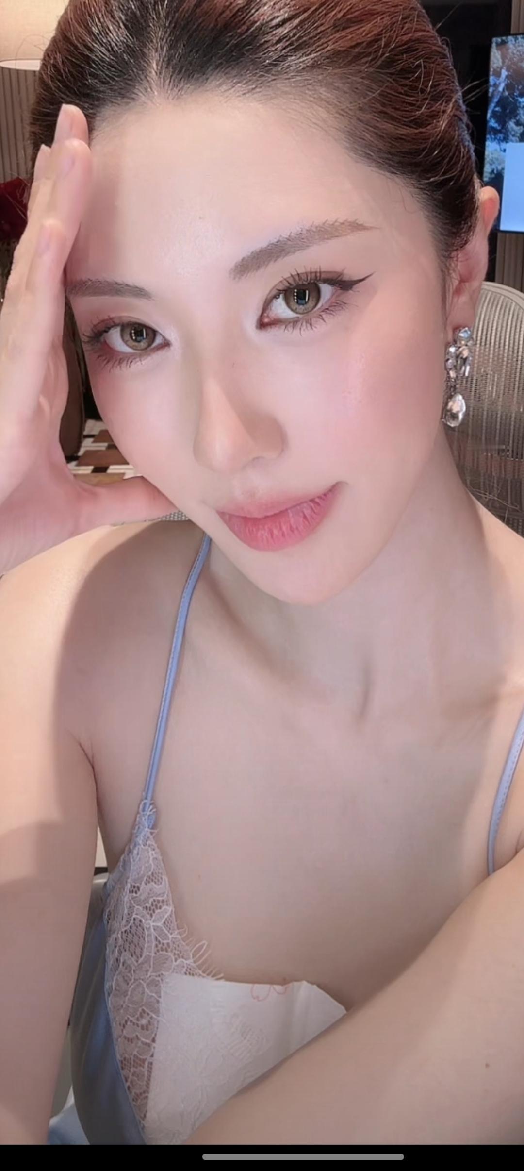 这位姐姐真漂亮，发型也很赞！